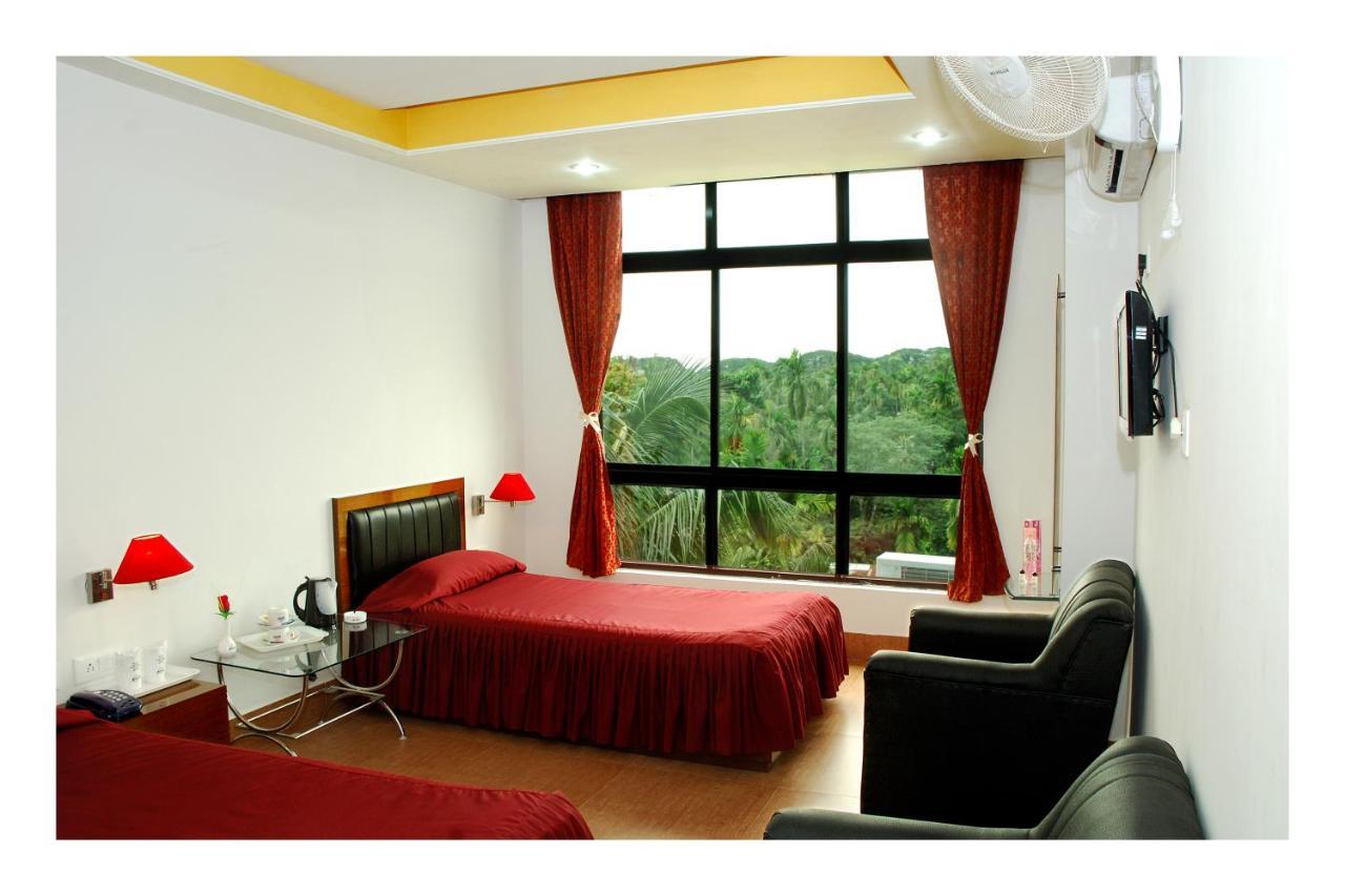 Hotel Dooars Mountain Alipur Duar Ngoại thất bức ảnh